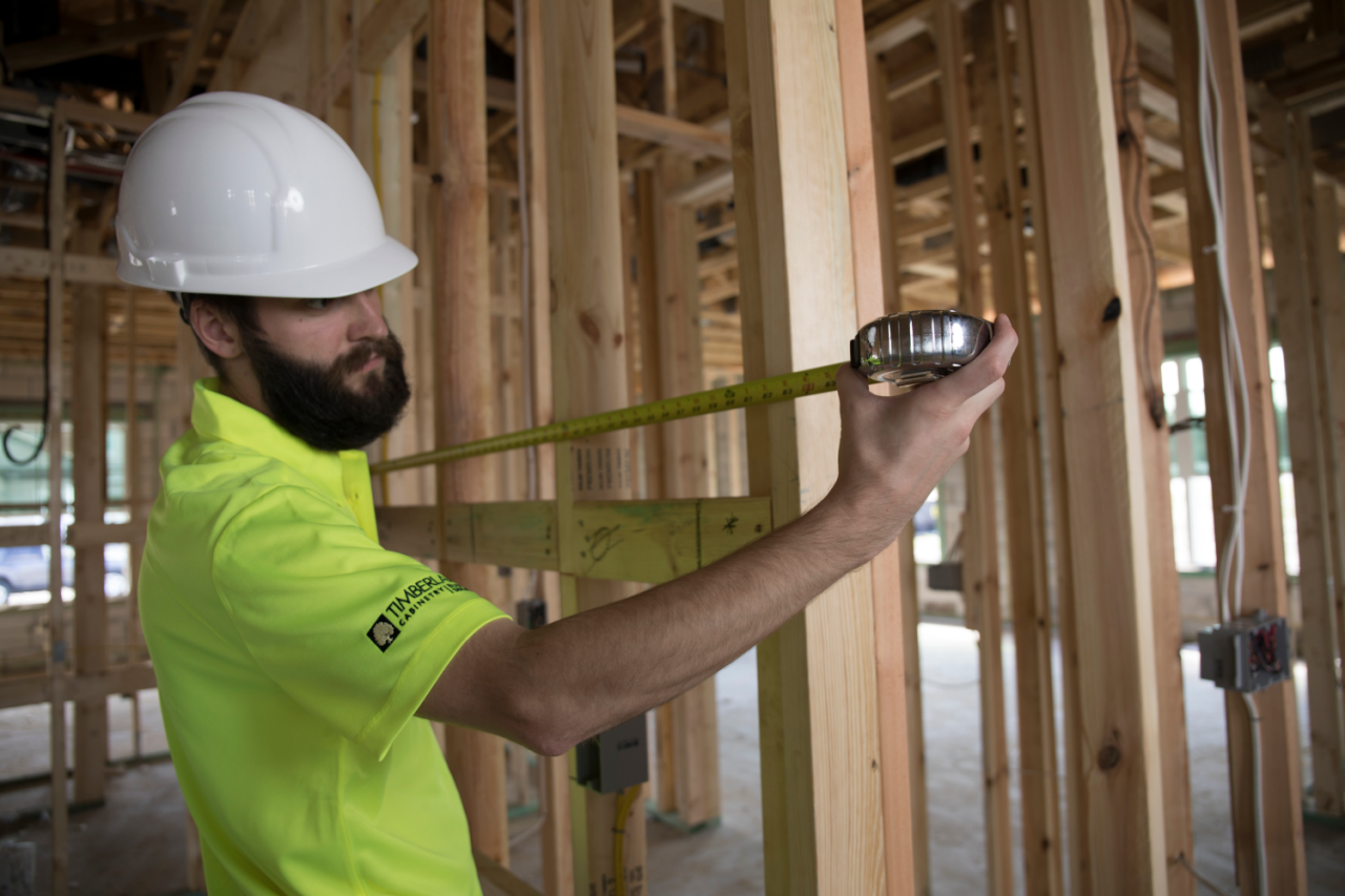 Field Supervisor measuring